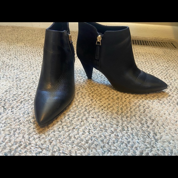 Nine West pointed toe booties size 6 - Picture 2 of 4